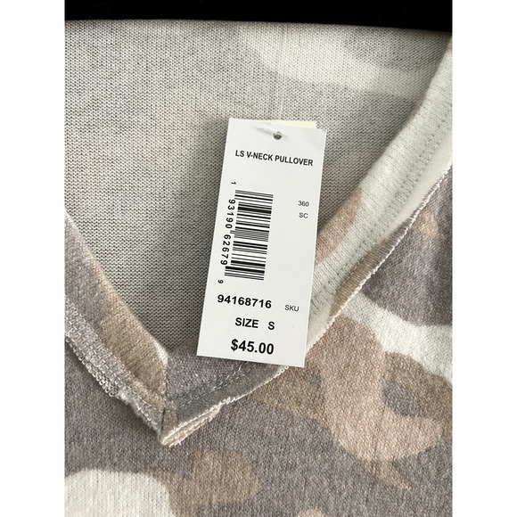 NWT Studio B by Bobeau Light Colored Camo V-Neck Pullover Sweater Top. Sz S - Picture 3 of 7